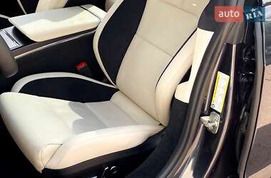 Ліфтбек Tesla Model S 2024 в 