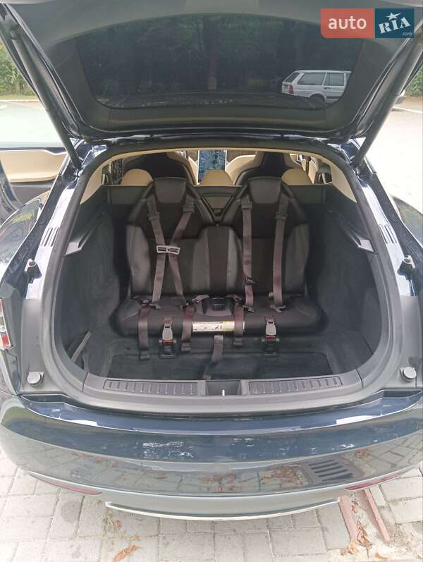 Лифтбек Tesla Model S 2013 в Дрогобыче