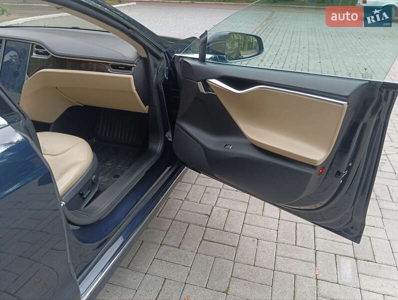 Лифтбек Tesla Model S 2013 в Дрогобыче