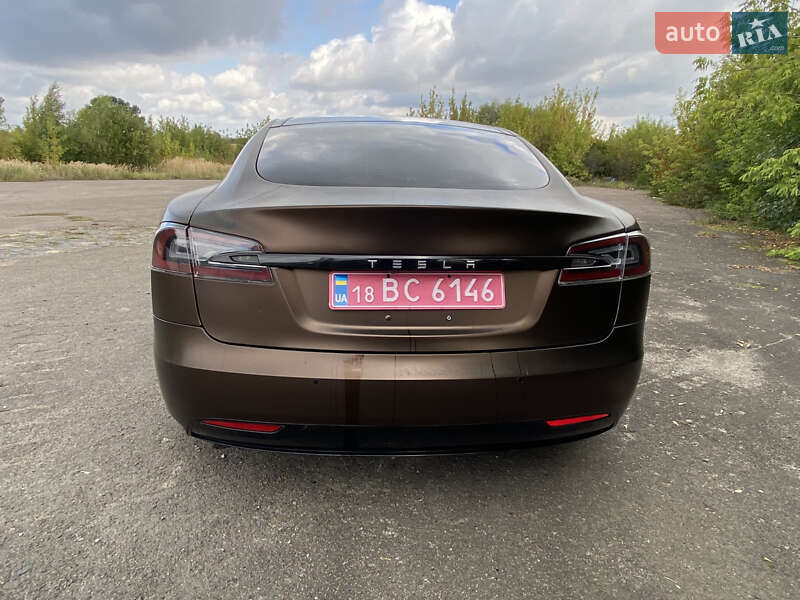 Ліфтбек Tesla Model S 2016 в Здолбуніві