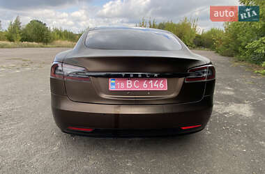 Лифтбек Tesla Model S 2016 в 
