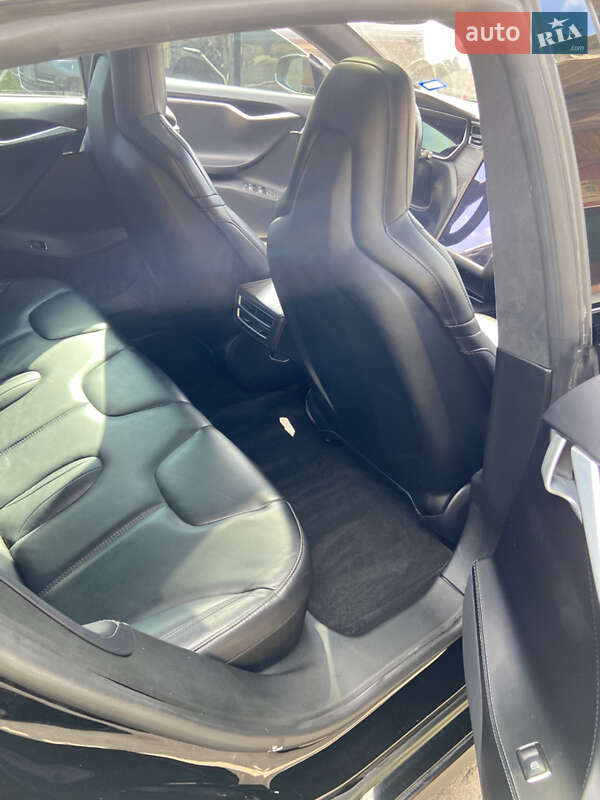 Ліфтбек Tesla Model S 2016 в Здолбуніві