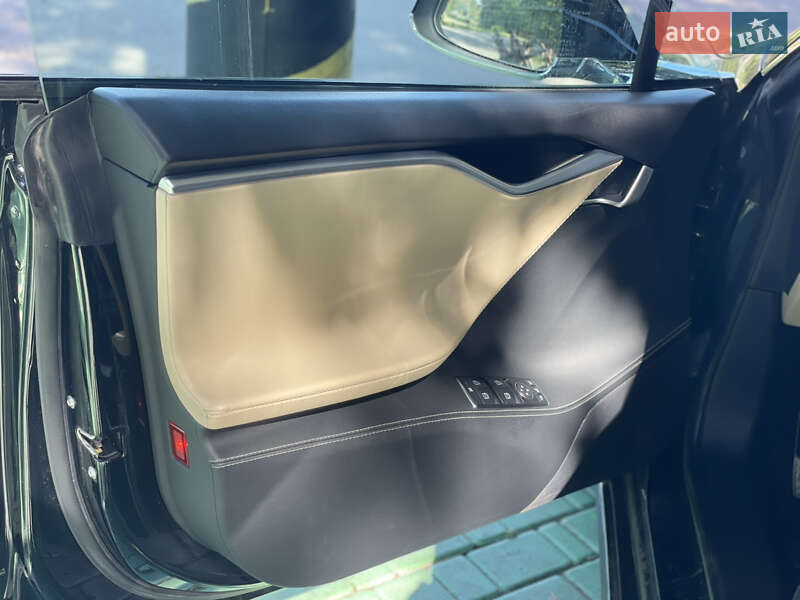 Лифтбек Tesla Model S 2014 в Киеве