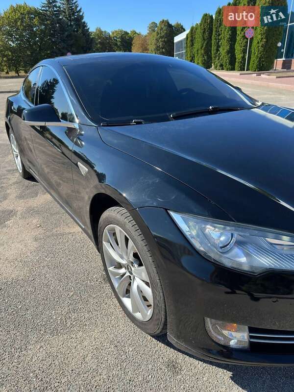 Ліфтбек Tesla Model S 2014 в Кропивницькому