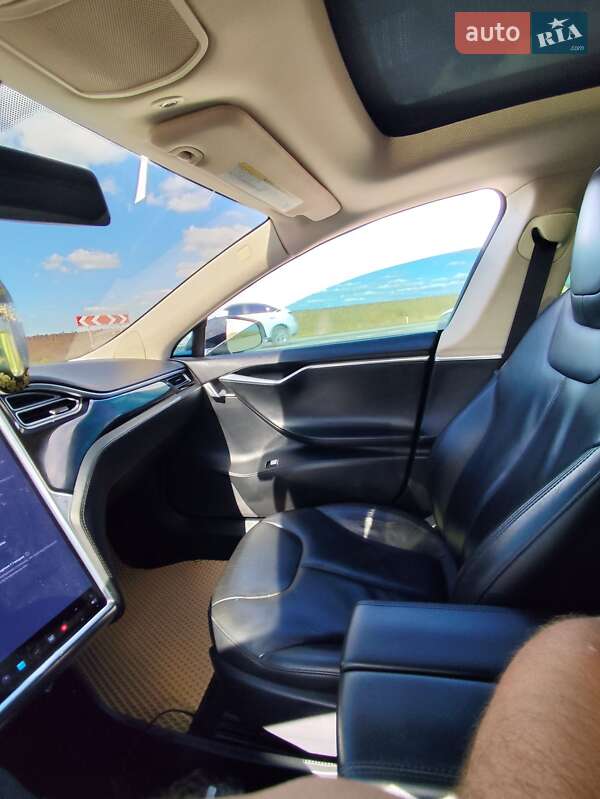 Ліфтбек Tesla Model S 2014 в Кропивницькому