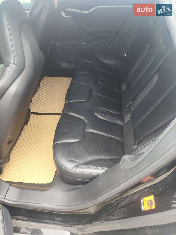 Ліфтбек Tesla Model S 2014 в Кропивницькому
