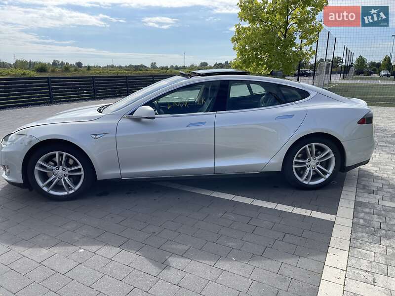 Ліфтбек Tesla Model S 2014 в Мукачевому