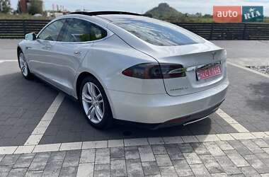 Лифтбек Tesla Model S 2014 в 