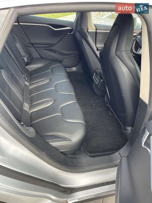 Ліфтбек Tesla Model S 2014 в Мукачевому