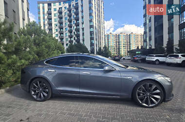 Ліфтбек Tesla Model S 2014 в 