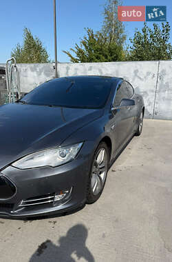 Ліфтбек Tesla Model S 2014 в 
