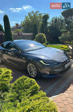 Лифтбек Tesla Model S 2016 в Хмельнике