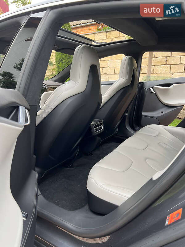 Лифтбек Tesla Model S 2016 в Хмельнике фото 10 Лифтбек Tesla Model S 2016 в Хмельнике