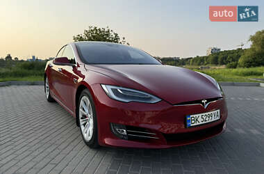 Лифтбек Tesla Model S 2016 в 