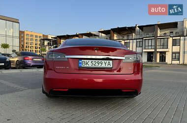 Лифтбек Tesla Model S 2016 в 