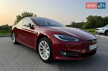 Лифтбек Tesla Model S 2016 в 