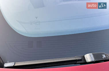Лифтбек Tesla Model S 2016 в 