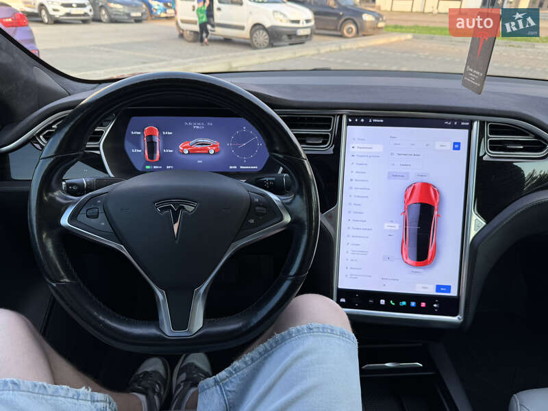 Лифтбек Tesla Model S 2016 в Ровно