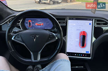 Лифтбек Tesla Model S 2016 в 