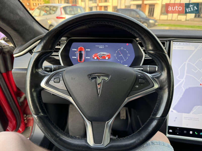 Лифтбек Tesla Model S 2016 в Ровно