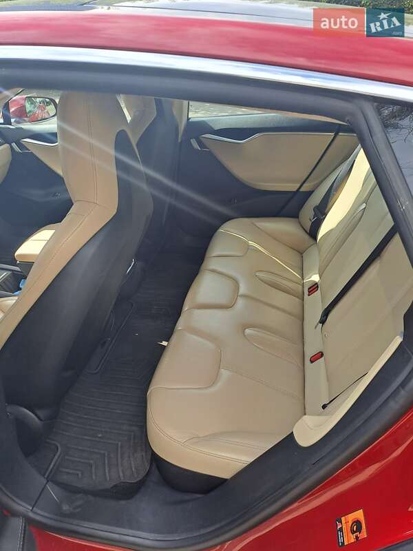 Лифтбек Tesla Model S 2015 в Борисполе фото 7 Лифтбек Tesla Model S 2015 в Борисполе