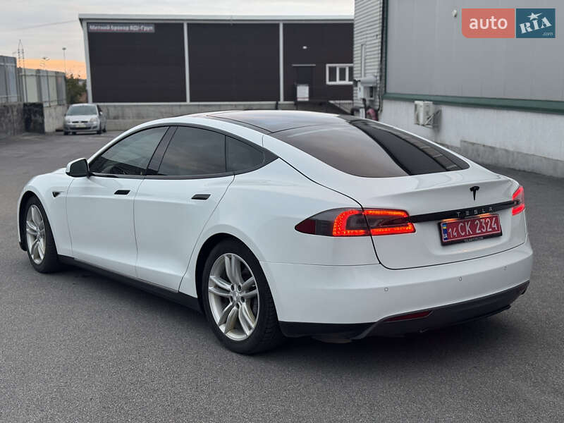 Лифтбек Tesla Model S 2014 в Виннице