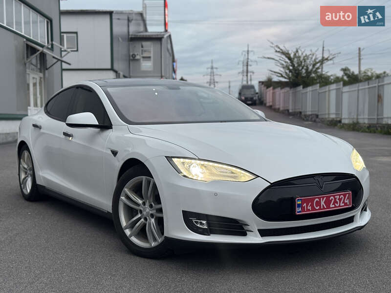 Лифтбек Tesla Model S 2014 в Виннице