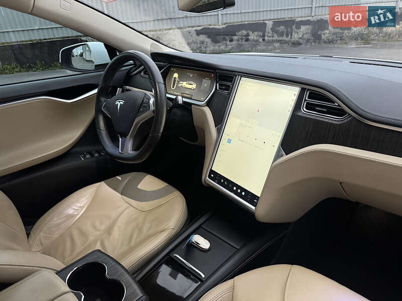 Лифтбек Tesla Model S 2014 в Виннице