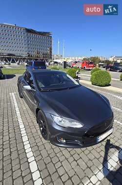 Tesla Model S 2014