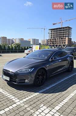 Ліфтбек Tesla Model S 2014 в 