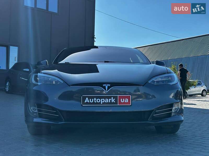 Ліфтбек Tesla Model S 2018 в Львові
