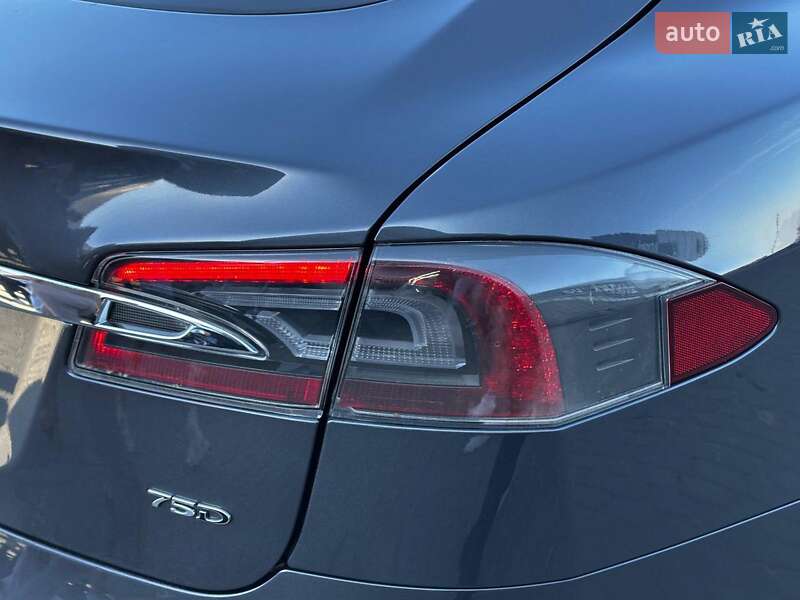 Ліфтбек Tesla Model S 2018 в Львові