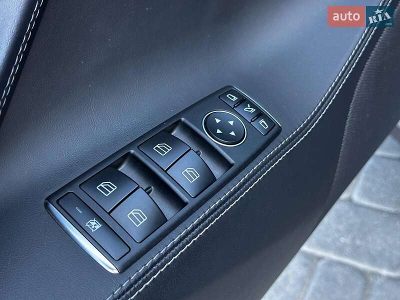 Ліфтбек Tesla Model S 2018 в Львові