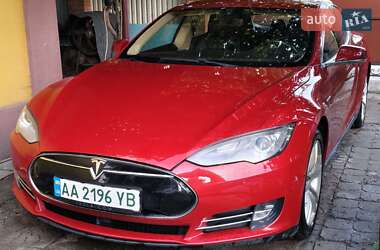 Ліфтбек Tesla Model S 2014 в Києві