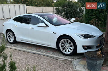 Лифтбек Tesla Model S 2016 в 