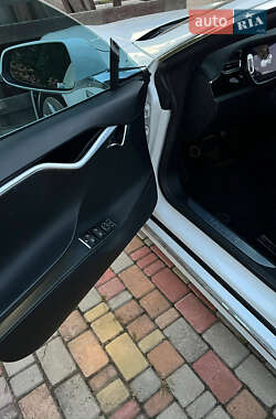 Лифтбек Tesla Model S 2016 в 