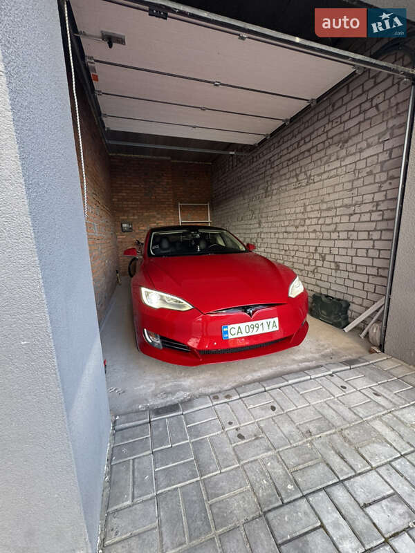 Ліфтбек Tesla Model S 2014 в Черкасах