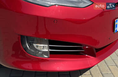 Лифтбек Tesla Model S 2014 в 