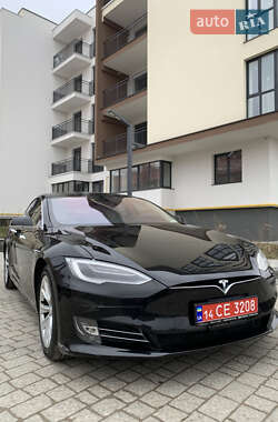 Tesla Model S 2019