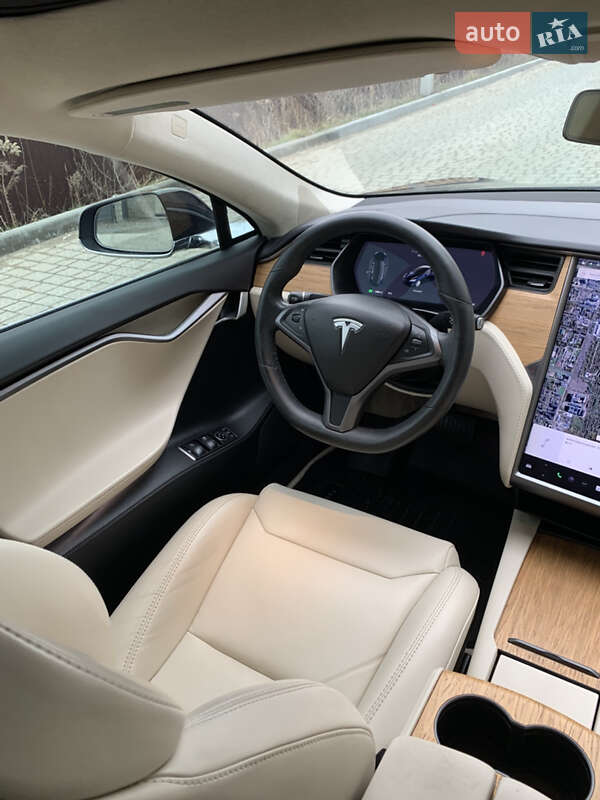 Ліфтбек Tesla Model S 2019 в Львові