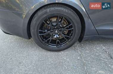 Ліфтбек Tesla Model S 2021 в 