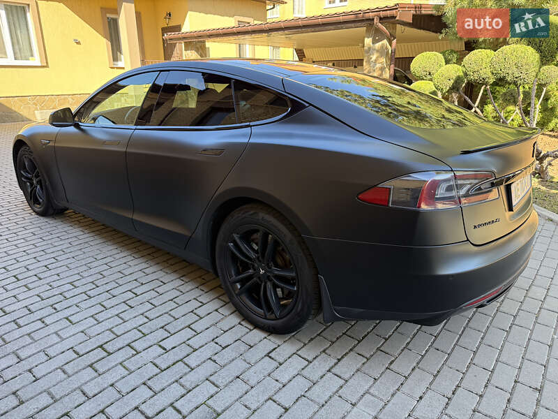 Лифтбек Tesla Model S 2015 в Днепре