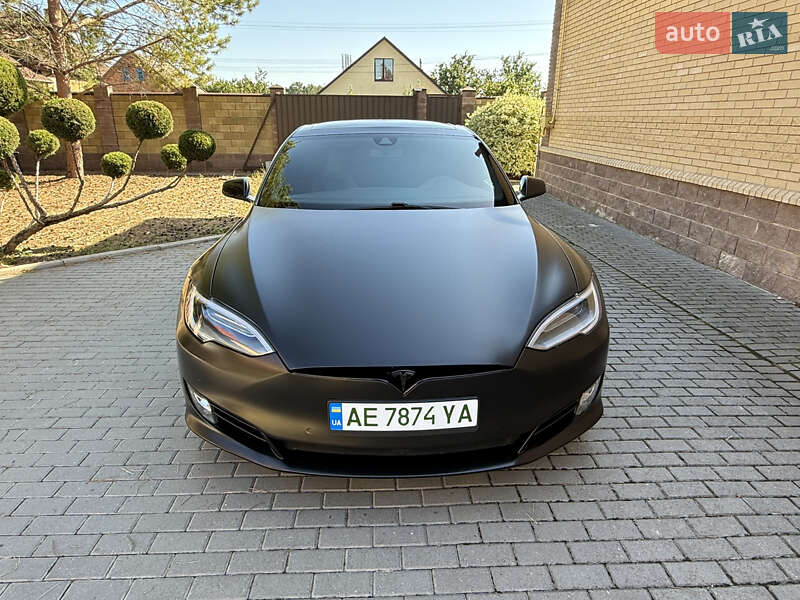 Лифтбек Tesla Model S 2015 в Днепре