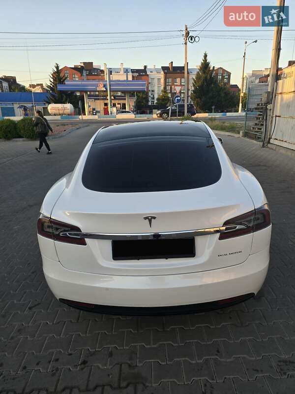 Ліфтбек Tesla Model S 2019 в Києві