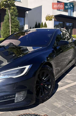 Лифтбек Tesla Model S 2016 в 