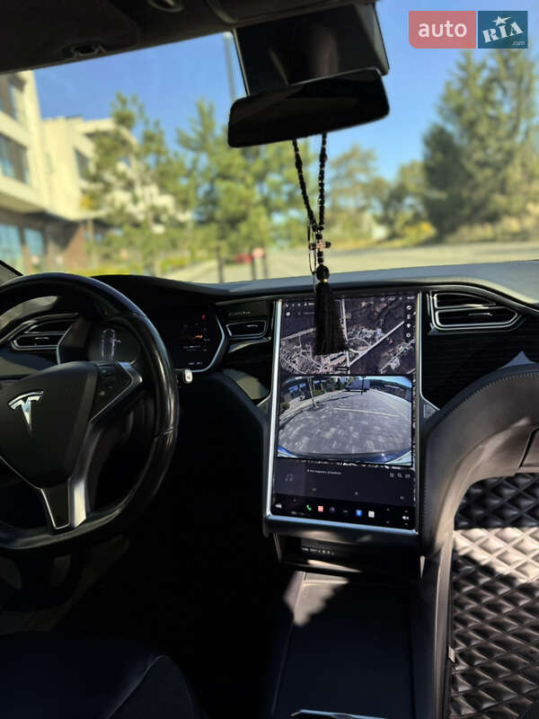 Лифтбек Tesla Model S 2016 в Ужгороде