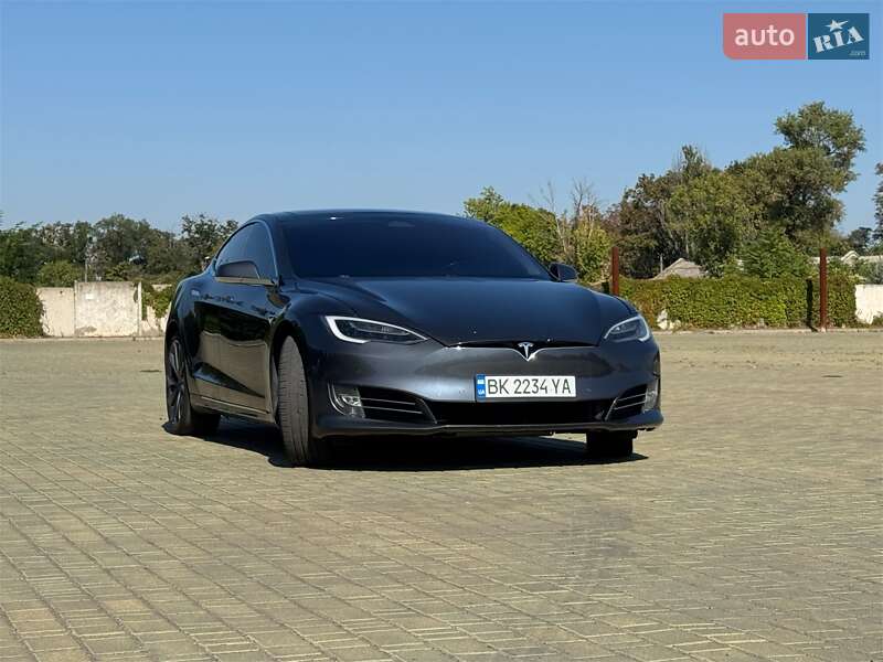 Лифтбек Tesla Model S 2017 в Одессе