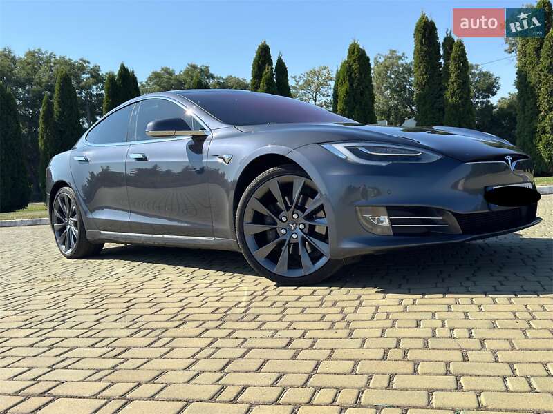 Tesla Model S 2017
