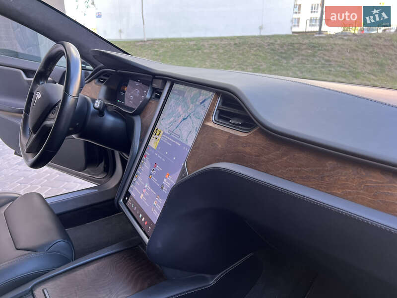 Лифтбек Tesla Model S 2018 в Виннице