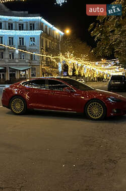 Tesla Model S 2015
